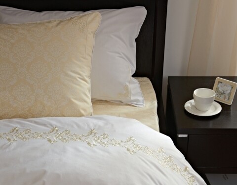 Lenjerie Intimacy of Respect 2 fețe pernă